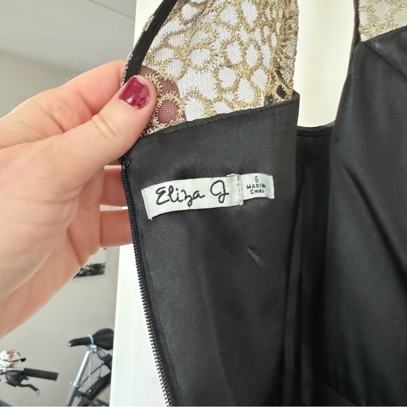 Black & Gold Floral Tulle Cocktail Dress - Picture 8 of 8